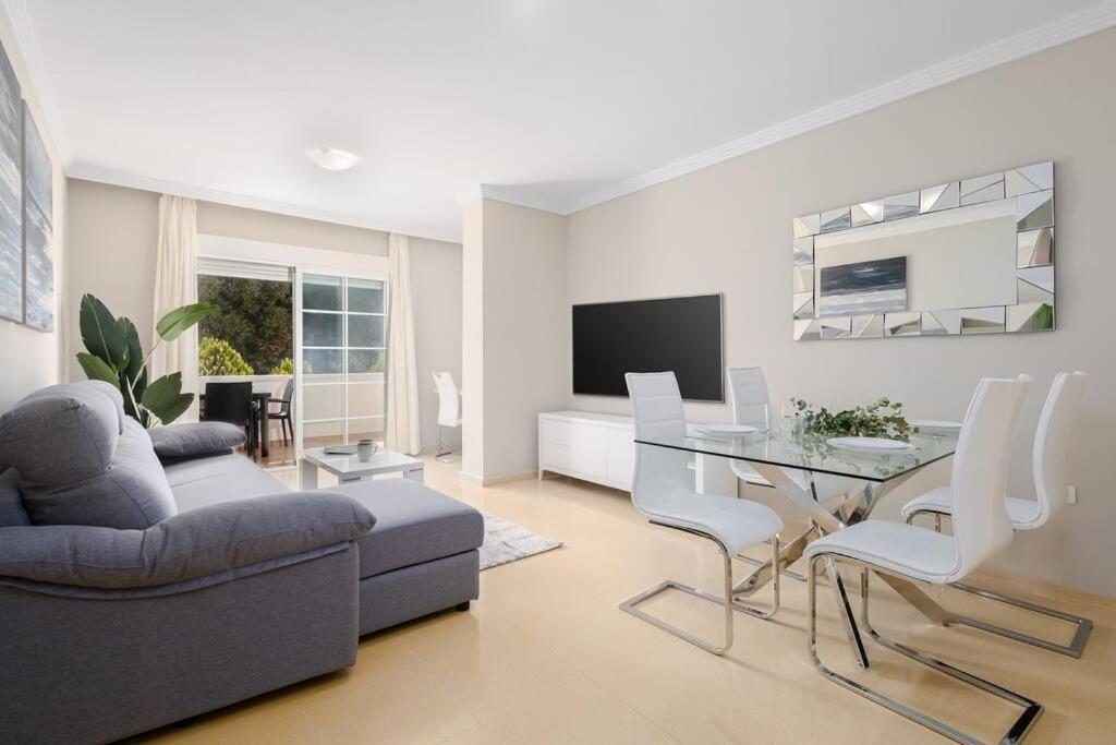 Apartment 1 Bedroom Golden Banus, Walk Everywhere! Rdr305